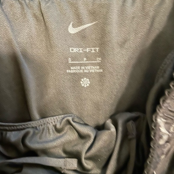 Nike Shorts - Picture 3 of 3